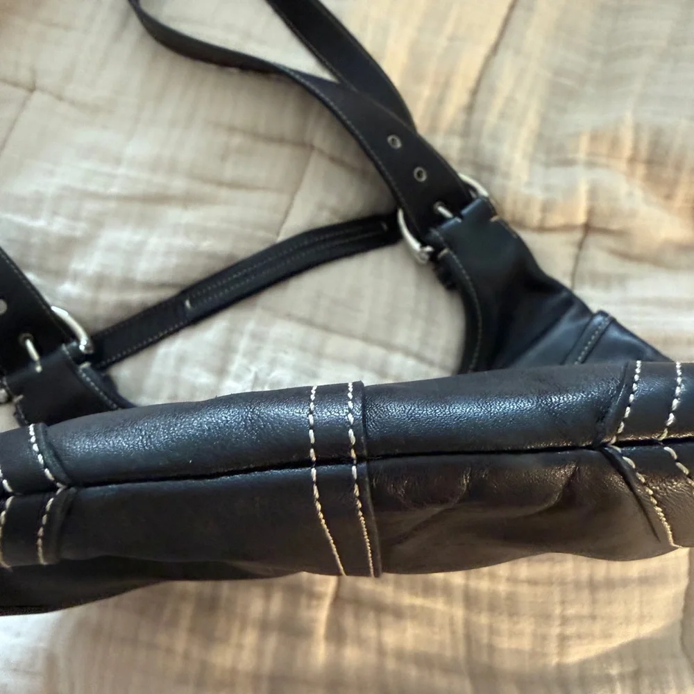 Coach Soho Slim Hippie Crossbody 9549 Black Leather Vintage Y2K Timeless Style
